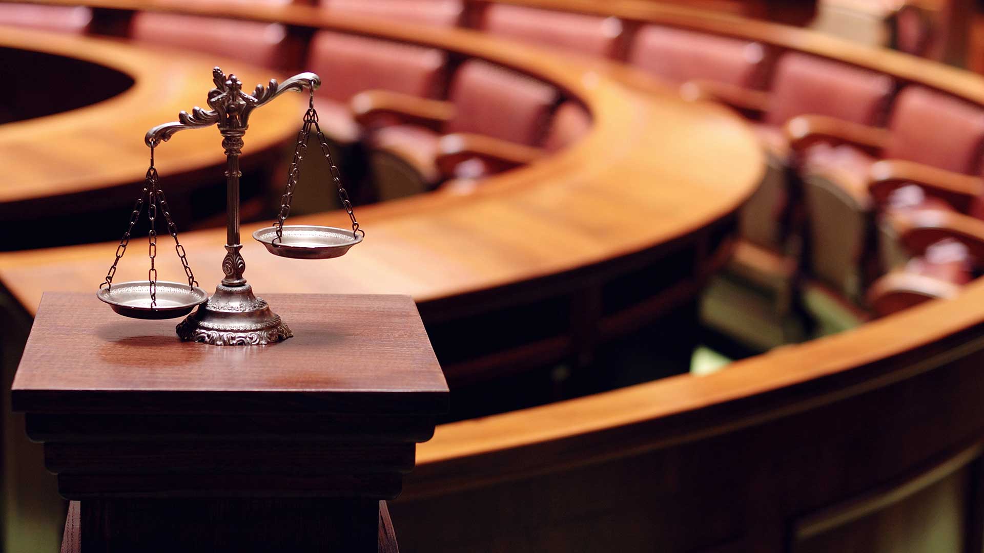 Personal injury attorney meeting with an injured client
